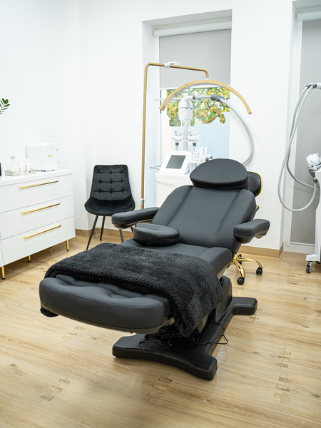 Zdjęcie na okładce dla Revital Patronus - Kroplówki witaminowe, masaż i kosmetologia Wrocław